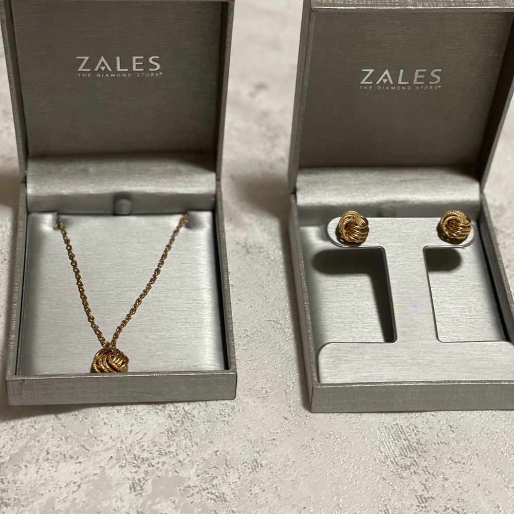 Zales Bundle Deal 14k Earrings, Necklace, matching Pendant (Italian Gold) - Picture 9 of 10